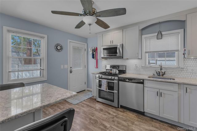 113 Roosevelt Avenue, Islip, NY 11751