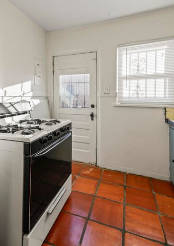 1113 Gold Avenue SW, Albuquerque, NM 87102