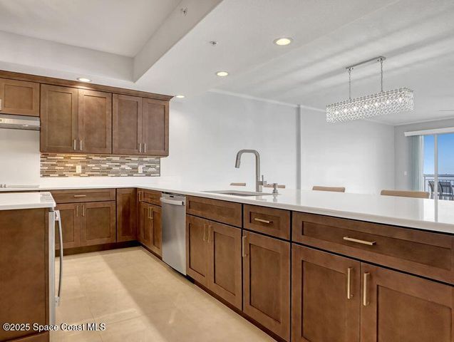 1435 S Harbor City Boulevard 703, Melbourne, FL 32901
