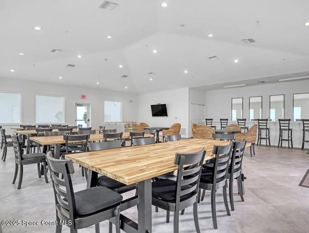 1435 S Harbor City Boulevard 703, Melbourne, FL 32901