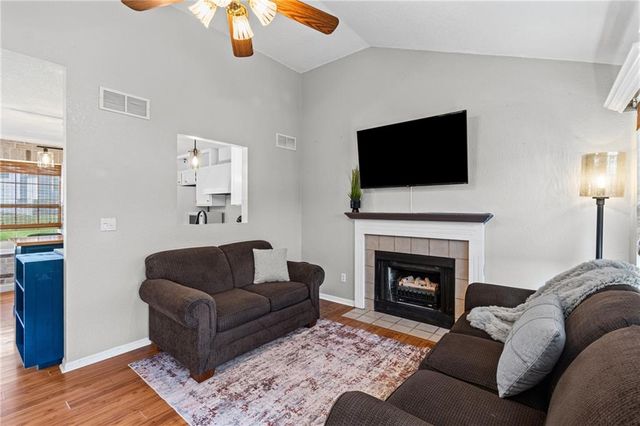 20209 E 17th Street Court N, Independence, MO 64056