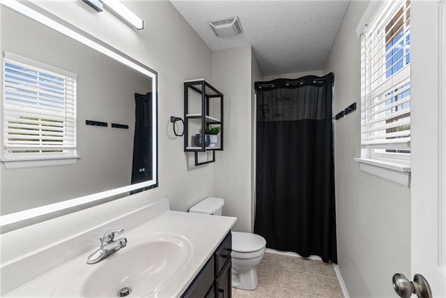 20209 E 17th Street Court N, Independence, MO 64056