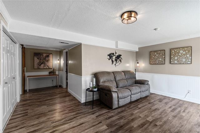20209 E 17th Street Court N, Independence, MO 64056