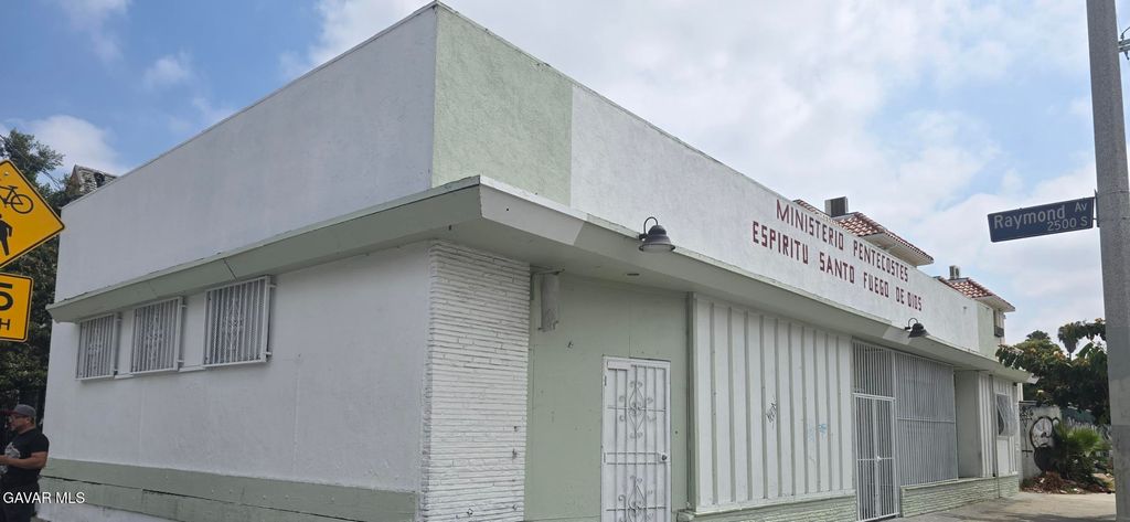 1591 W Adams Boulevard, Los Angeles, CA 90007