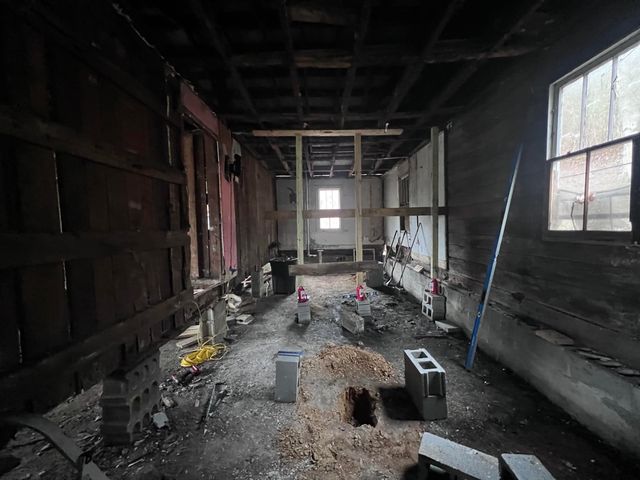 51 Houston Broughton Road, Flat Lick, KY 40935