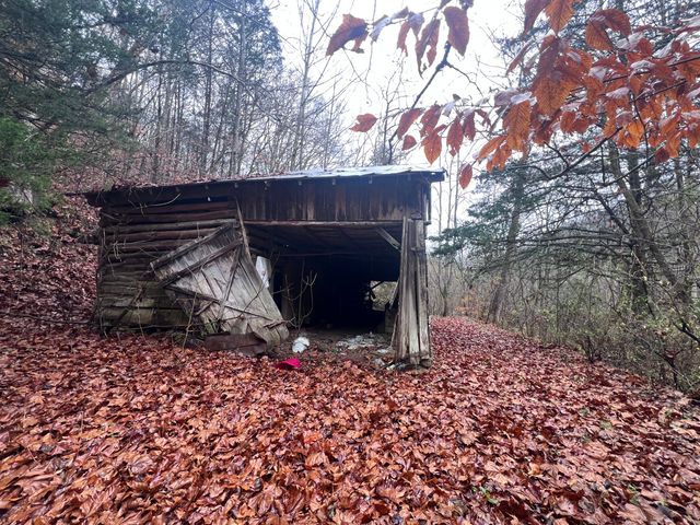 51 Houston Broughton Road, Flat Lick, KY 40935