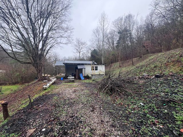 51 Houston Broughton Road, Flat Lick, KY 40935