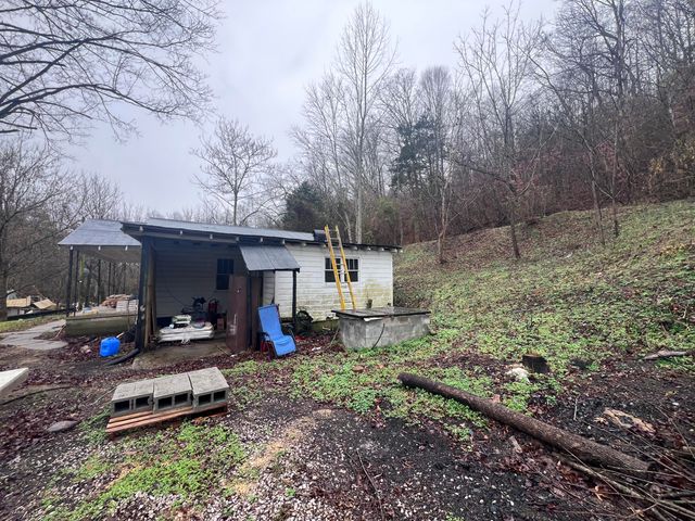 51 Houston Broughton Road, Flat Lick, KY 40935