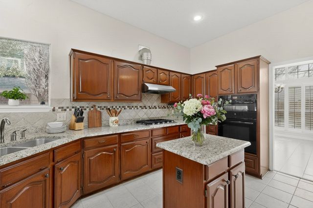 1405 Newbury Lane, Plano, TX 75025