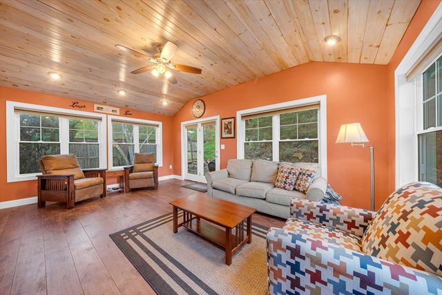 88 Whitehall Rd, Amesbury, MA 01913
