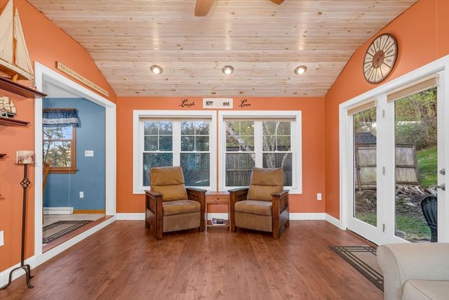 88 Whitehall Rd, Amesbury, MA 01913