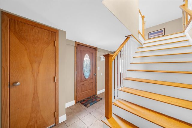 88 Whitehall Rd, Amesbury, MA 01913