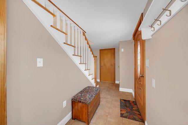 88 Whitehall Rd, Amesbury, MA 01913