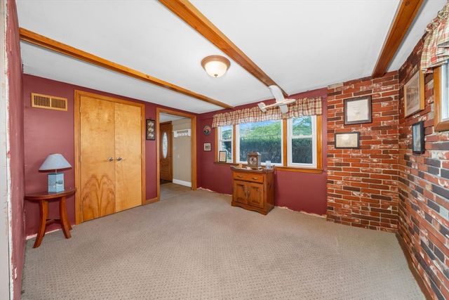 88 Whitehall Rd, Amesbury, MA 01913