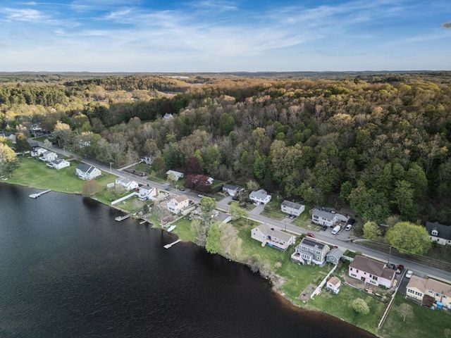 88 Whitehall Rd, Amesbury, MA 01913