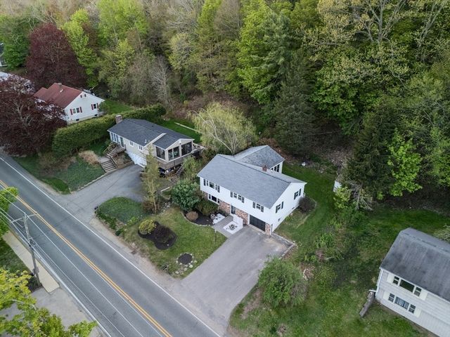 88 Whitehall Rd, Amesbury, MA 01913