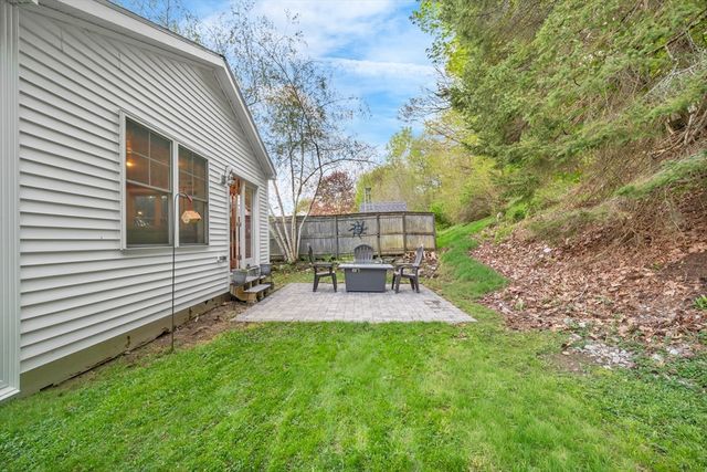 88 Whitehall Rd, Amesbury, MA 01913
