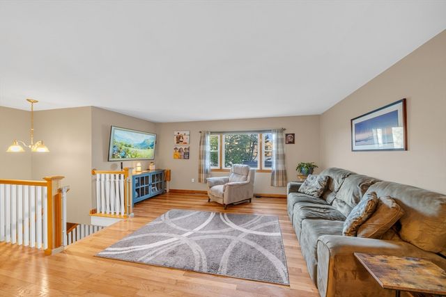 88 Whitehall Rd, Amesbury, MA 01913