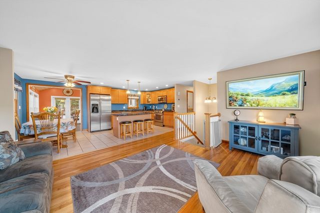 88 Whitehall Rd, Amesbury, MA 01913