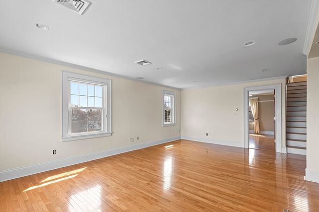 9 Sever St, Plymouth, MA 02360