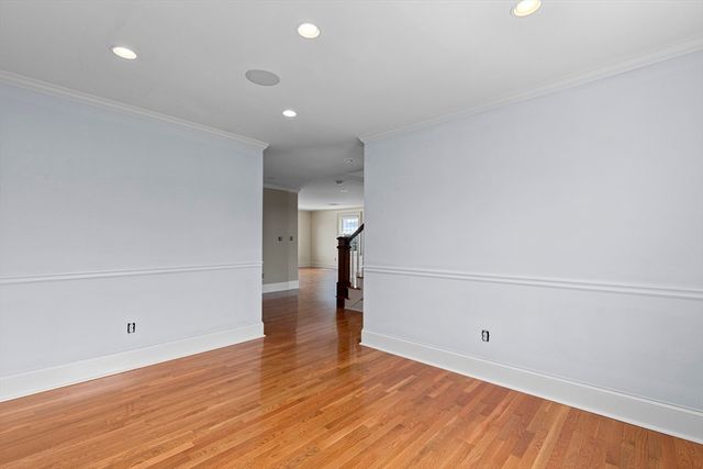 9 Sever St, Plymouth, MA 02360