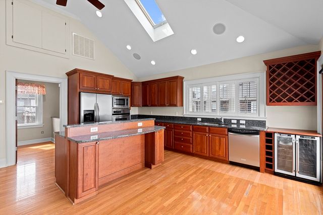 9 Sever St, Plymouth, MA 02360