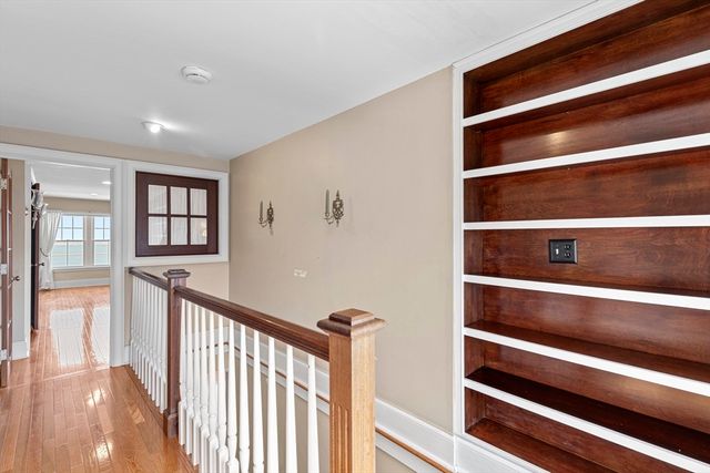 9 Sever St, Plymouth, MA 02360