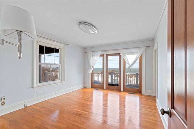 9 Sever St, Plymouth, MA 02360