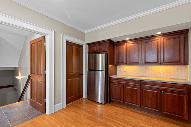 9 Sever St, Plymouth, MA 02360