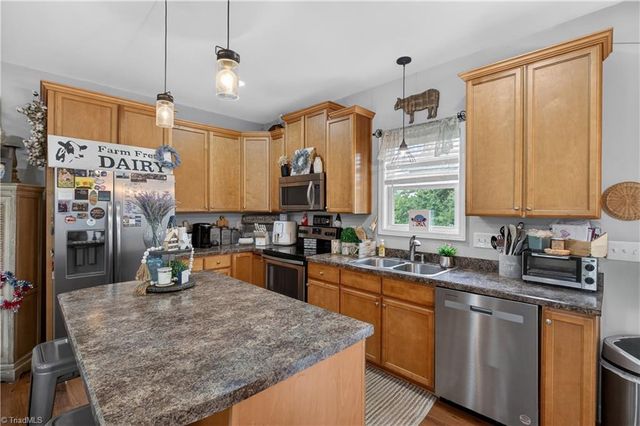 4319 Brown Oaks Road, Randleman, NC 27317