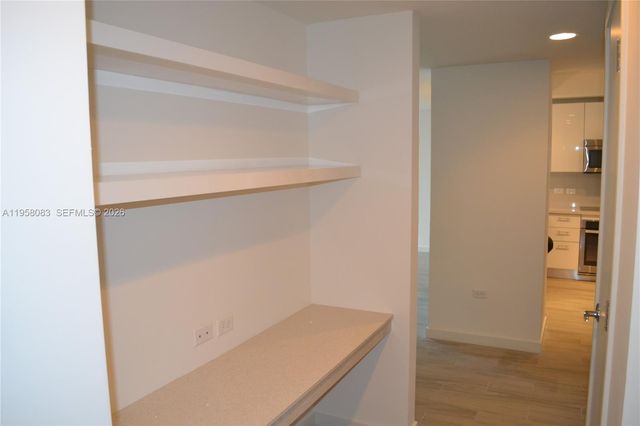 999 SW 1st Ave 3317, Miami, FL 33130