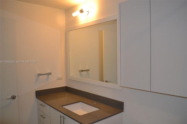 999 SW 1st Ave 3317, Miami, FL 33130