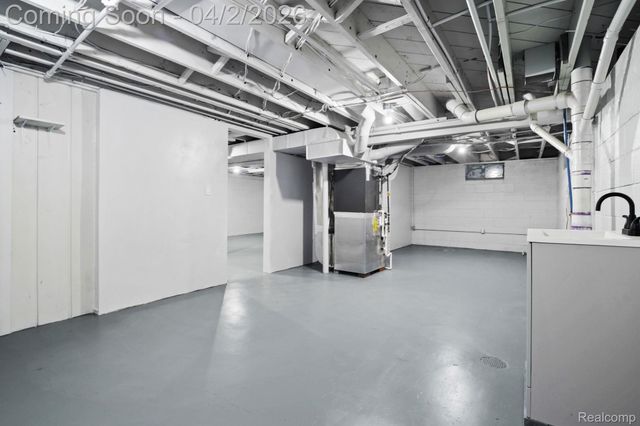 2613 Woodrow Avenue, Flint, MI 48506