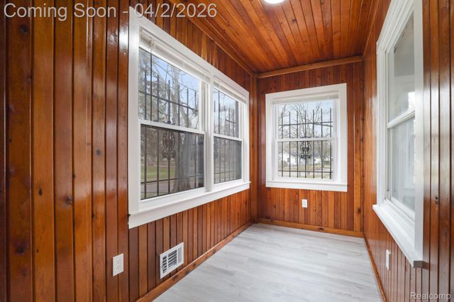 2613 Woodrow Avenue, Flint, MI 48506