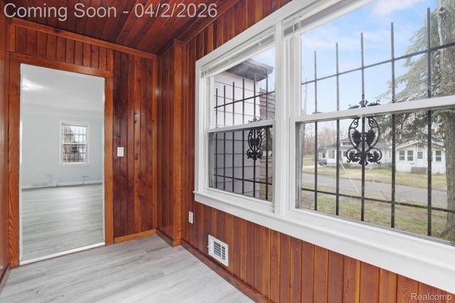 2613 Woodrow Avenue, Flint, MI 48506