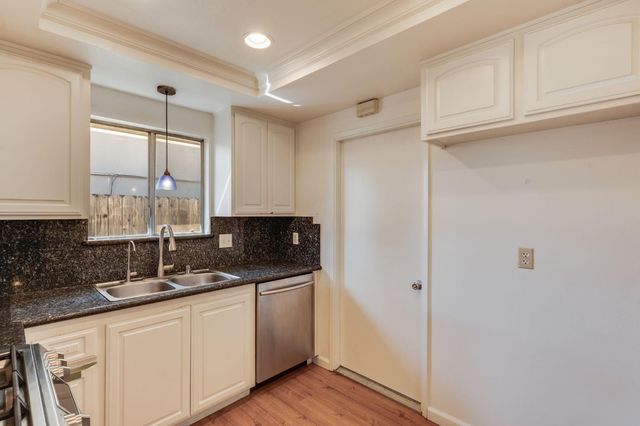 5900 Yeoman Way, Citrus Heights, CA 95610