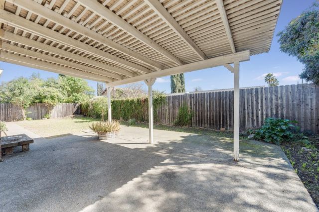 5900 Yeoman Way, Citrus Heights, CA 95610