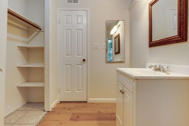 5900 Yeoman Way, Citrus Heights, CA 95610