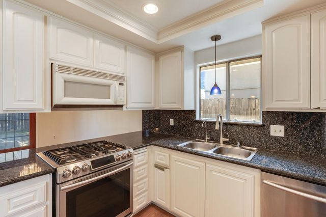 5900 Yeoman Way, Citrus Heights, CA 95610