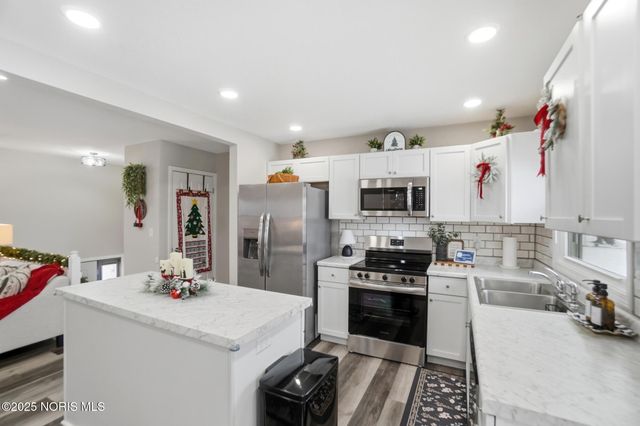 636 W Melrose Avenue, Findlay, OH 45840