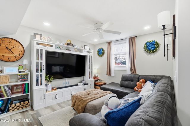 636 W Melrose Avenue, Findlay, OH 45840