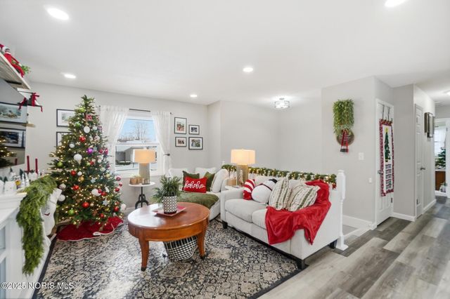 636 W Melrose Avenue, Findlay, OH 45840