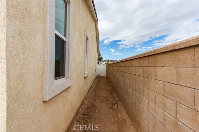 8575 Stockton Avenue, Hesperia, CA 92344