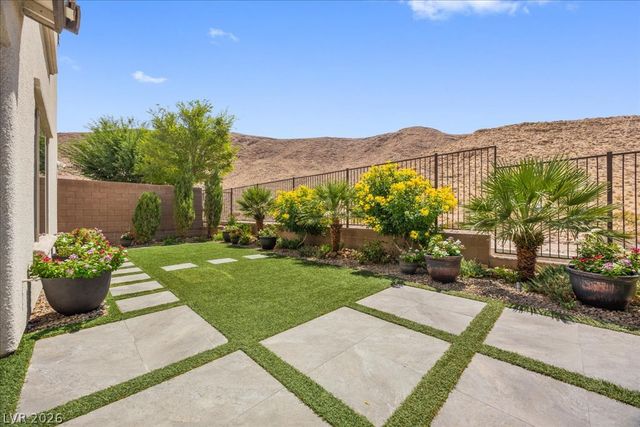 12723 Coastline Shadow Street, Las Vegas, NV 89141