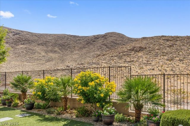 12723 Coastline Shadow Street, Las Vegas, NV 89141