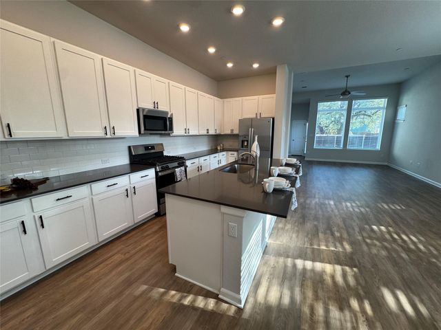 3000 Chisholm Trail RD 79, Round Rock, TX 78681