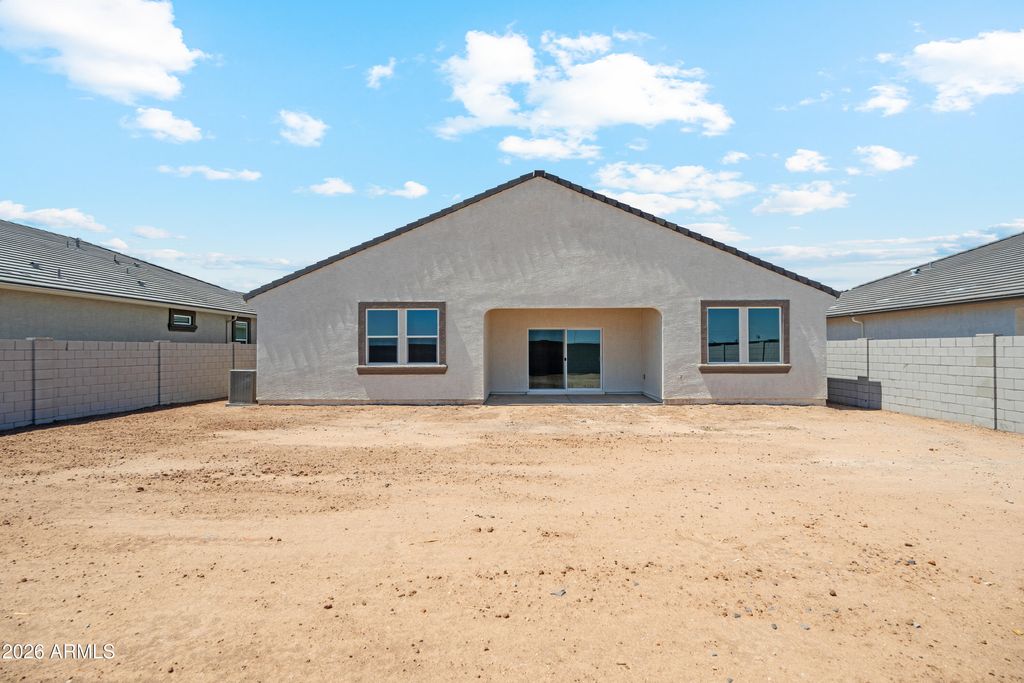 Image 2 of property listing at 1565 E CURRIER Drive E, Casa Grande, AZ 85122