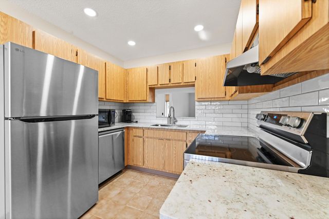 8515 Lake Point Court, Lake Worth, FL 33467