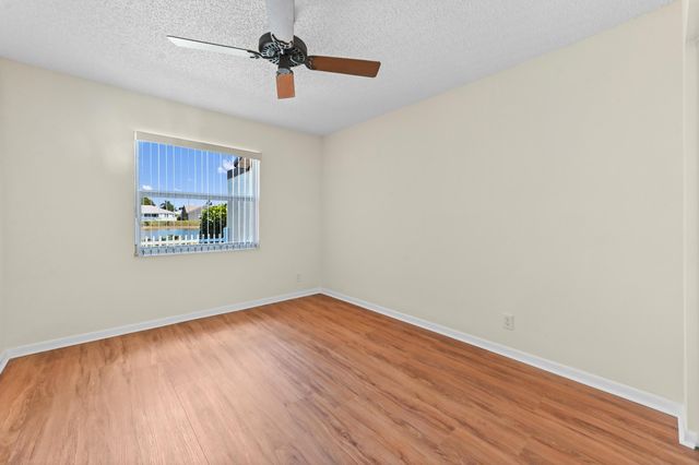 8515 Lake Point Court, Lake Worth, FL 33467