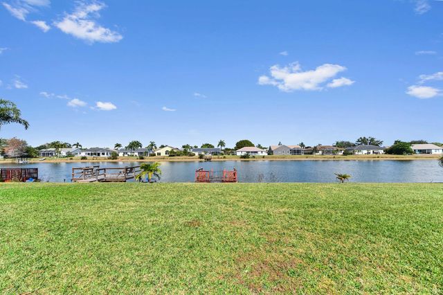 8515 Lake Point Court, Lake Worth, FL 33467